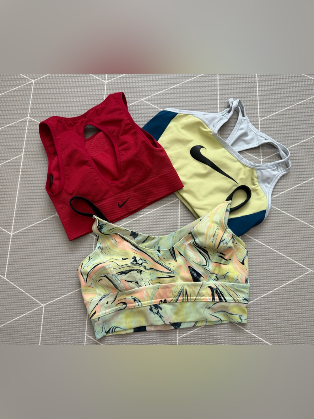 Nike|+ Free people Bundle lot of sports bras,Red,lime green & printed•••Medium